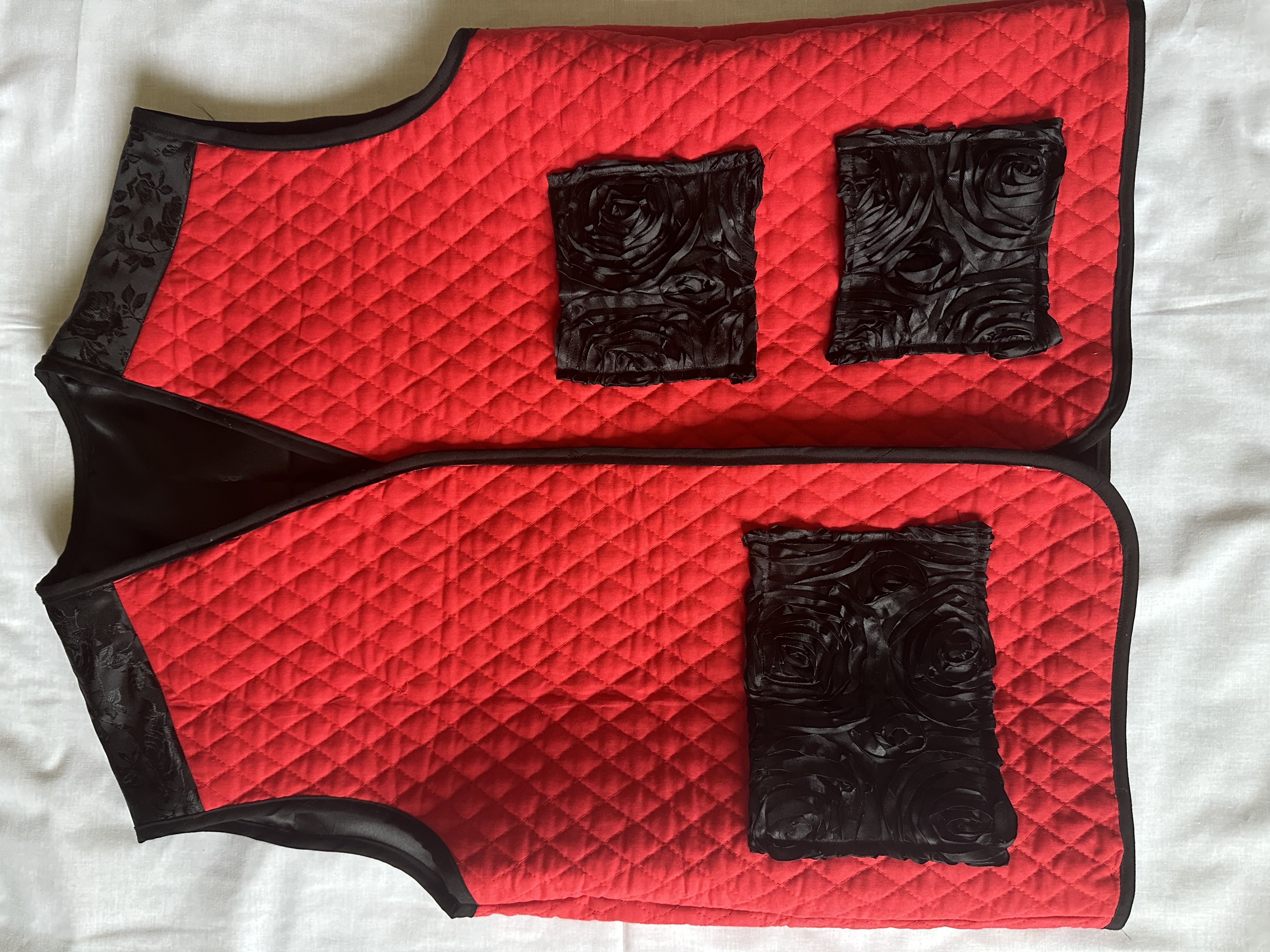 Quilted and jacquard vest front view